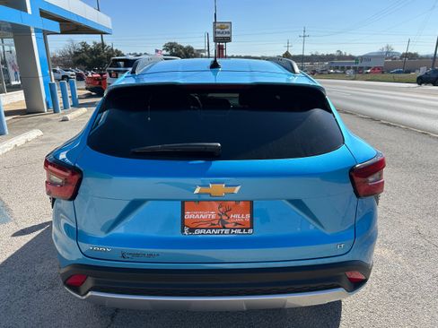 New 2026 Chevrolet Trax LT w/ Driver Confidence Package image 5
