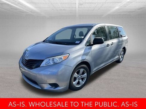 Used 2014 Toyota Sienna L FWD image 4