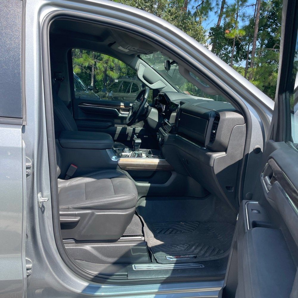 Used 2023 Chevrolet Silverado 1500 RST AWD/4WD image 23
