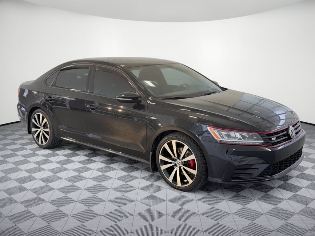 Used 2018 Volkswagen Passat 3.6 FWD image 7