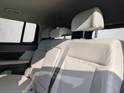 New 2026 Hyundai Santa Fe SE FWD image 18