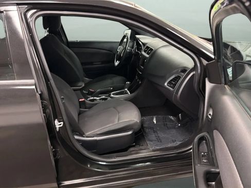 Used 2014 Dodge Avenger SXT w/ Blacktop Package FWD image 20