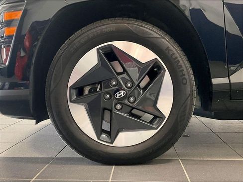 Certified 2024 Hyundai Kona SEL FWD image 7
