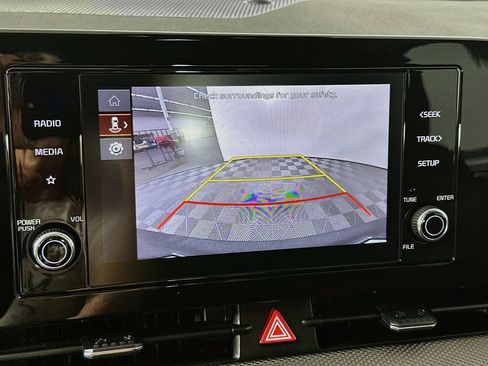 Used 2025 Kia Sportage LX FWD image 14
