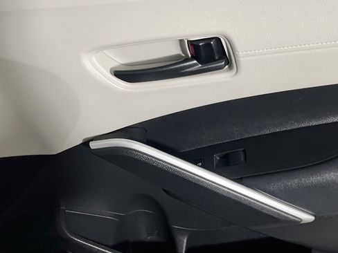 Used 2022 Toyota Corolla Cross L FWD image 31