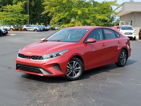 Used 2024 Kia Forte LXS w/ LXS Technology Package FWD image 30