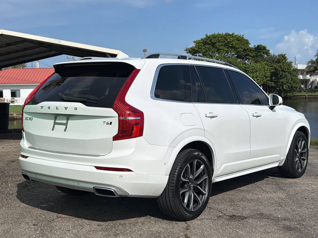 Used 2018 Volvo XC90 T6 Momentum w/ Convenience Package AWD/4WD image 5