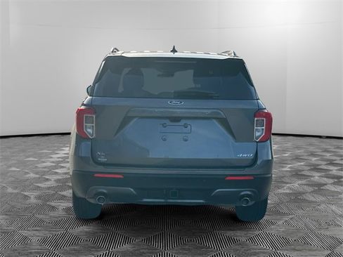 Used 2022 Ford Explorer XLT w/ XLT Sport Appearance Package image 4