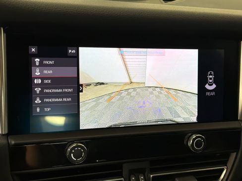 Certified 2024 Porsche Macan AWD/4WD image 20