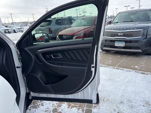 Used 2016 Ford Taurus Limited image 33