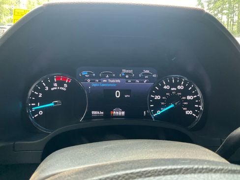 Used 2022 Ford F350 Platinum w/ FX4 Off-Road Package AWD/4WD image 22