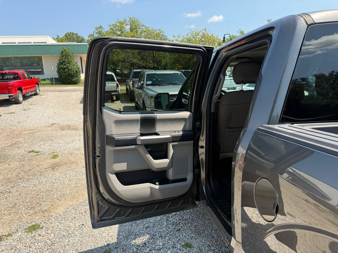 Used 2017 Ford F150 XLT w/ Equipment Group 301A Mid AWD/4WD image 26