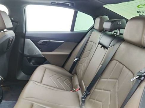 Used 2025 BMW 530i RWD image 29