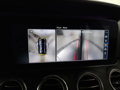 Used 2017 Mercedes-Benz E 300 4MATIC image 27