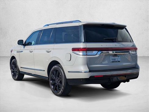 Used 2023 Lincoln Navigator Reserve RWD image 8
