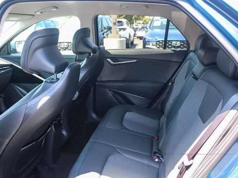 Used 2025 Kia Niro EX FWD image 23