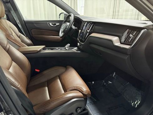 Used 2022 Volvo XC60 B6 Inscription w/ Advanced Package image 11
