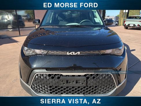 Used 2025 Kia Soul LX FWD image 11