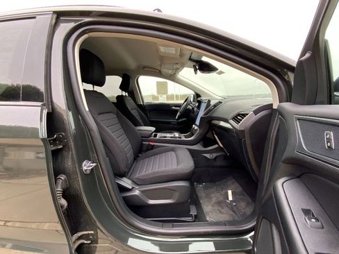 New 2024 Ford Edge SE w/ Black Appearance Package image 16