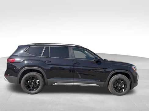 New 2026 Volkswagen Atlas Peak Edition image 1