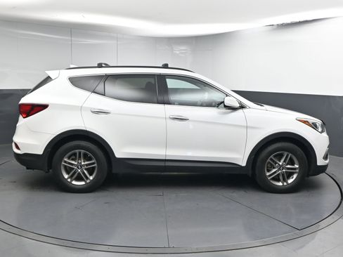 Used 2017 Hyundai Santa Fe Sport image 9