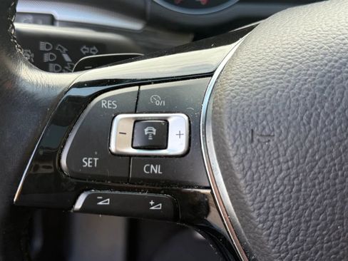 Used 2018 Volkswagen Passat 3.6 SEL Premium image 18