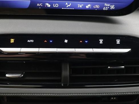 Used 2025 Buick Enclave Sport Touring image 22