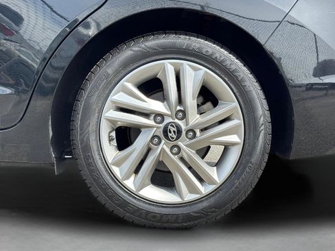 Used 2019 Hyundai Elantra SEL FWD image 12