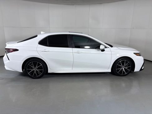 Used 2024 Toyota Camry SE w/ Convenience Package FWD image 9