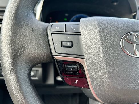 Used 2025 Toyota Camry LE FWD image 15