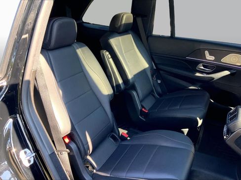 Used 2022 Mercedes-Benz GLS 450 4MATIC image 20