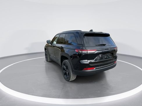 New 2025 Jeep Grand Cherokee Altitude image 6