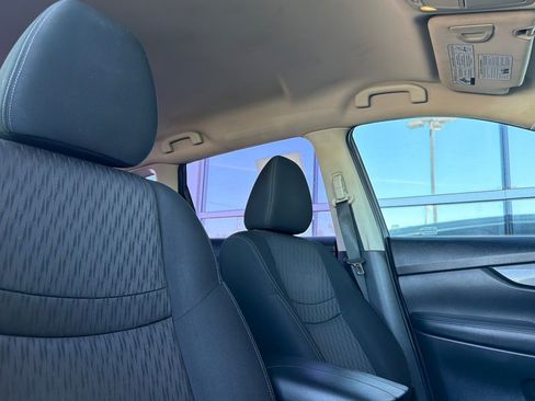 Used 2018 Nissan Rogue S FWD image 19