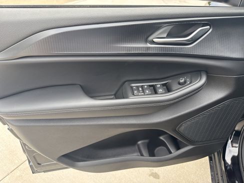 New 2025 Jeep Grand Cherokee Laredo X w/ Luxury Tech Group I image 11