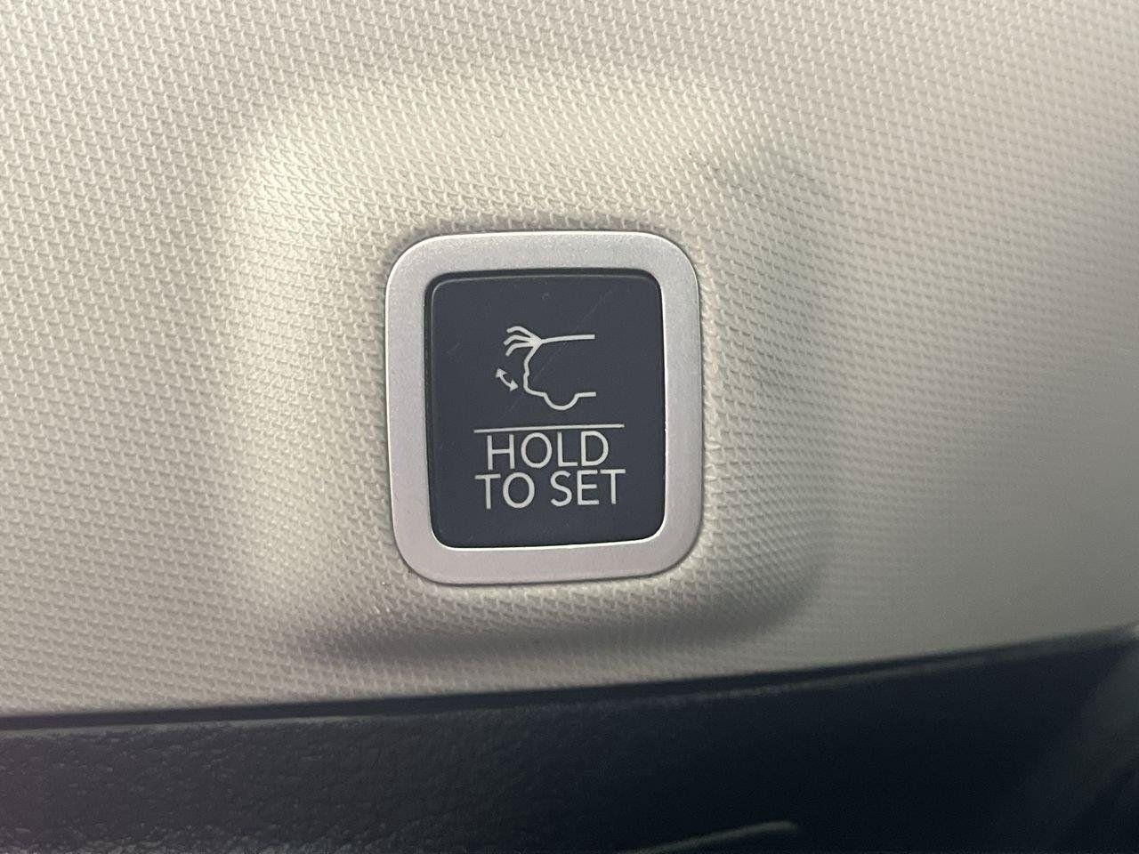 Used 2023 Jeep Grand Cherokee 4WD 4xe image 5