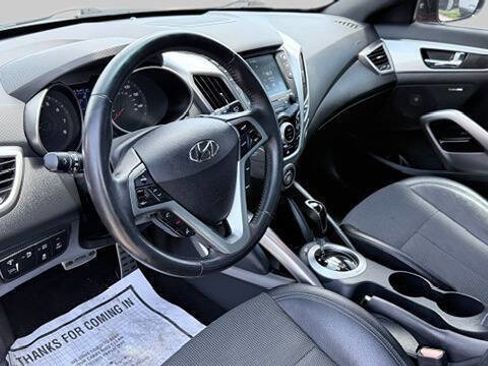 Used 2016 Hyundai Veloster w/ Option Group 03 FWD image 9