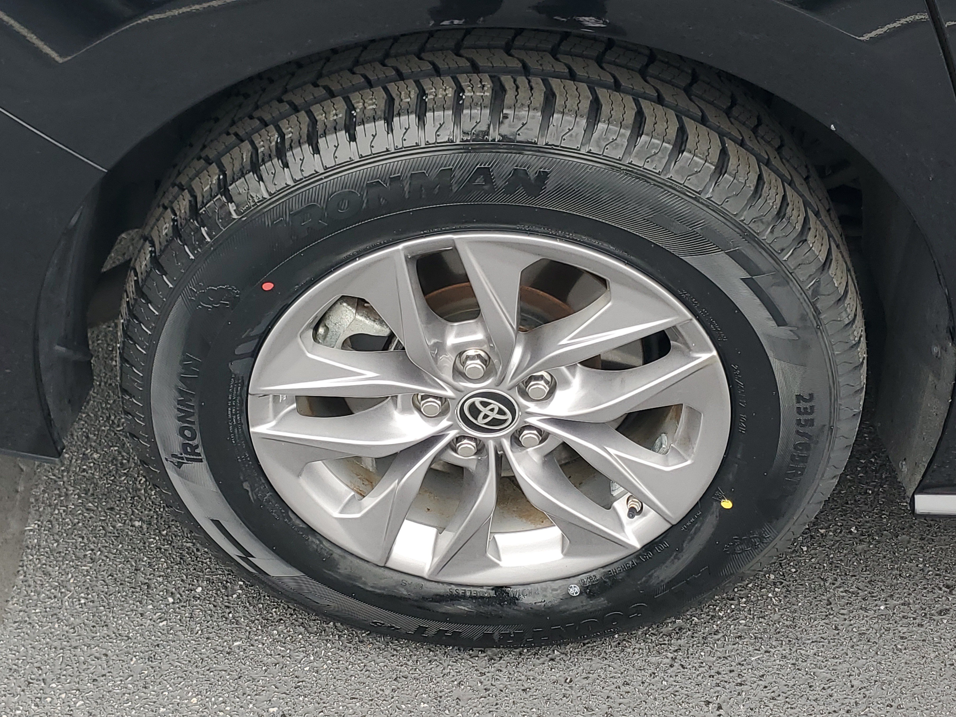 Certified 2024 Toyota Sienna LE FWD image 6