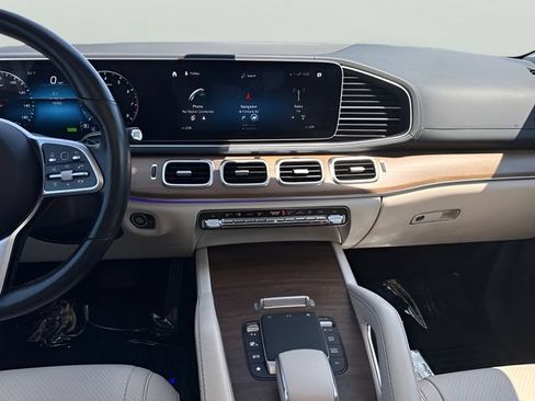 Used 2021 Mercedes-Benz GLS 450 4MATIC image 17
