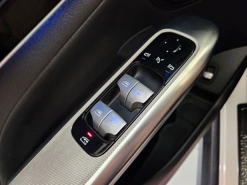 Used 2023 Mercedes-Benz GLC 300 image 22