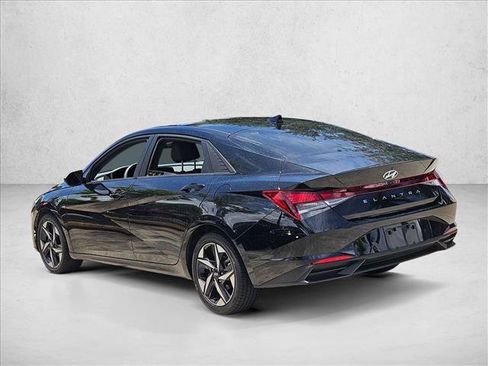 Used 2023 Hyundai Elantra SEL w/ Convenience Package FWD image 7