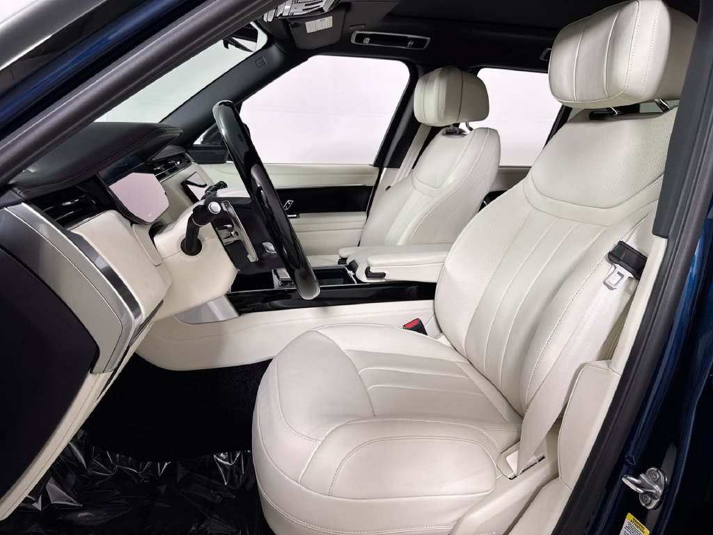 New 2026 Land Rover Range Rover Autobiography AWD/4WD image 11