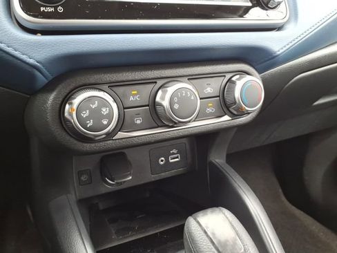 Used 2025 Nissan Versa SV image 23