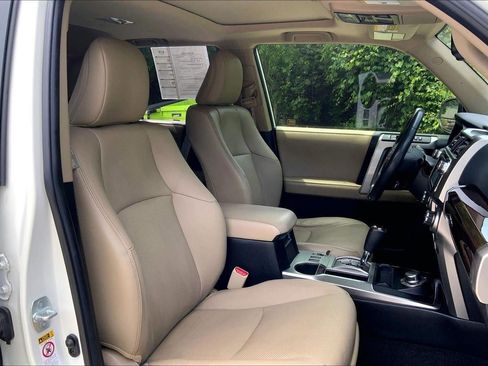 Used 2019 Toyota 4Runner Limited AWD/4WD image 7