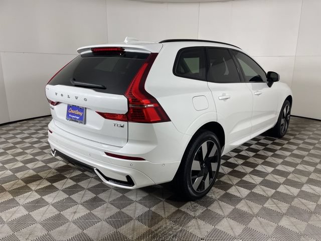 Certified 2025 Volvo XC60 T8 Plus w/ Protection Package AWD/4WD image 8
