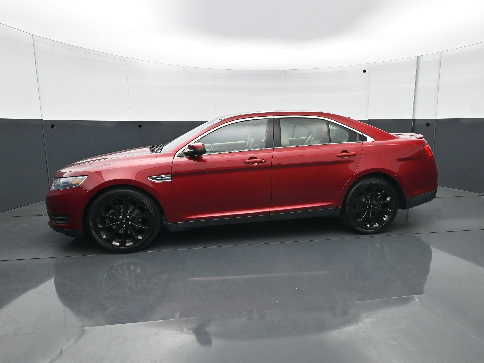Used 2015 Ford Taurus SEL w/ Equipment Group 201A FWD image 3
