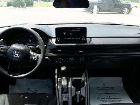 Used 2023 Honda Accord EX image 10