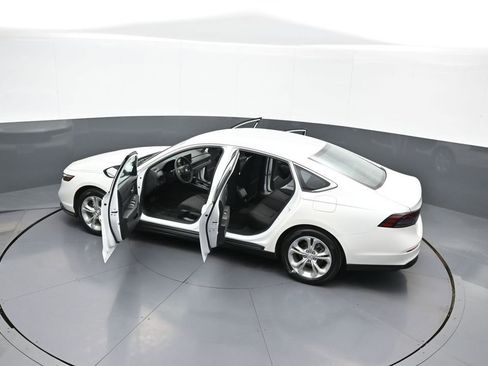 Used 2023 Honda Accord LX image 43