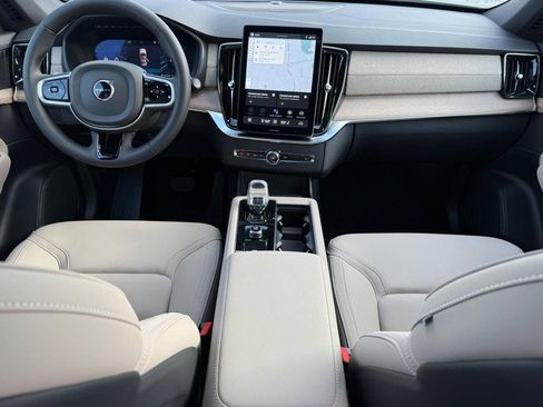 New 2026 Volvo XC90 B6 Plus w/ Protection Package Premier image 7