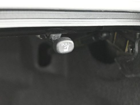 Used 2024 Toyota Camry SE image 33