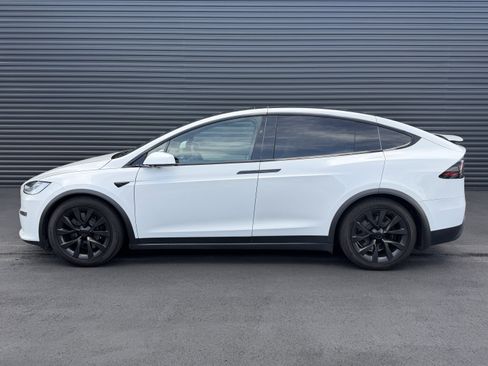 Used 2022 Tesla Model X AWD/4WD image 2